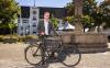 Christian Stricker mit dem Velo auf dem Marktplatz Amriswil
